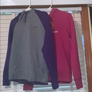 Nike Women’s Small Therma Fit sweatshirts